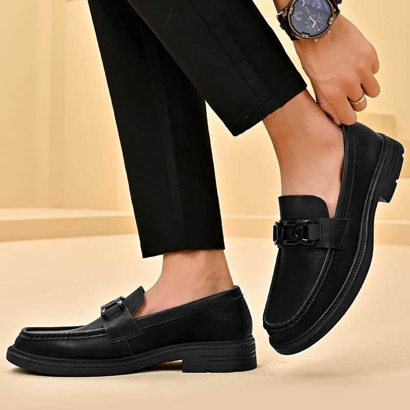 Handmade Casual Loafers Breathable Male Driving Flats Hot Sale Man Platform Business Shoes Genuine Leather Mens Slip ShoesXJ250118
