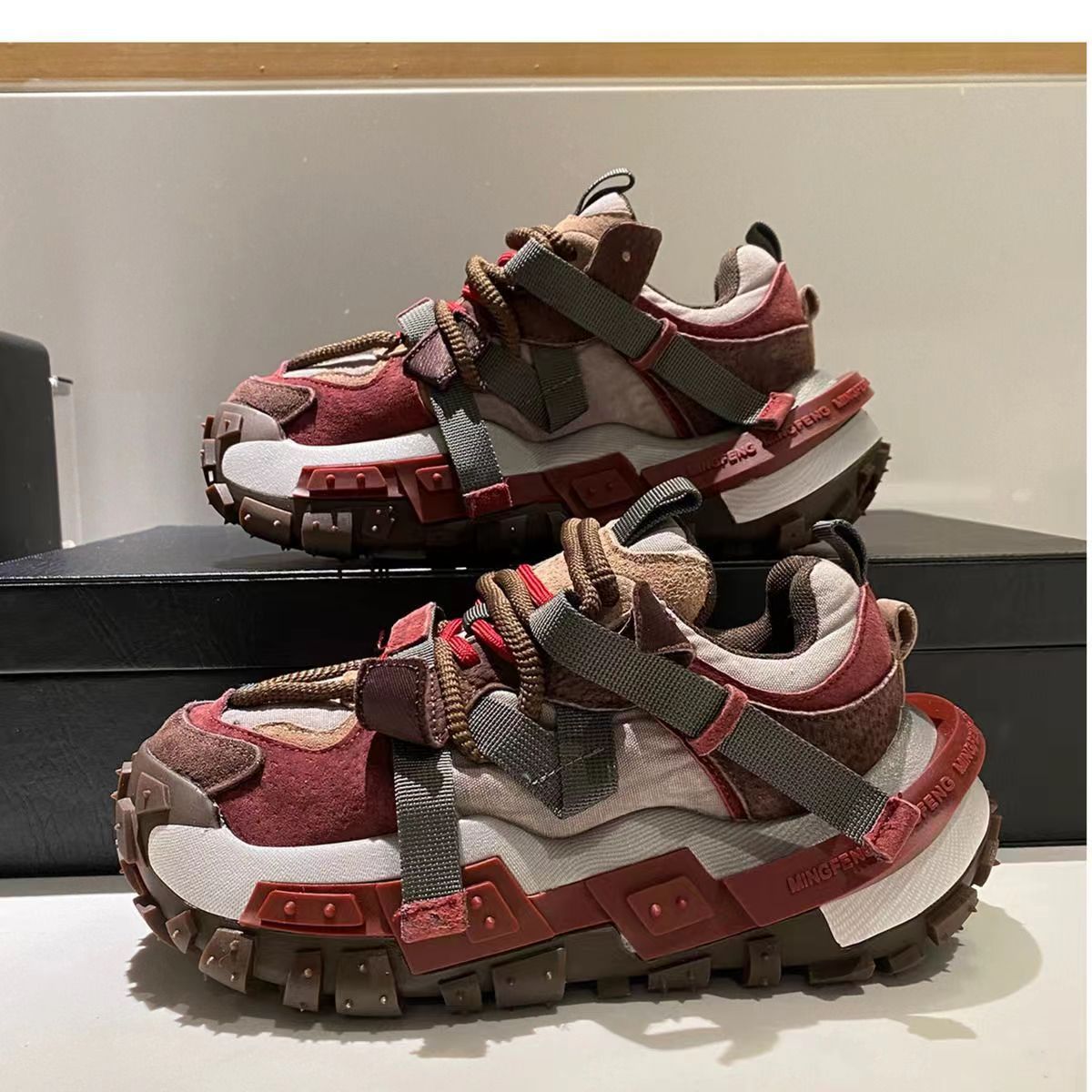2024 new free shipping designer shoes men women shoes pink red casual shoes platform shoes breathable mens womens sneakers trainers skate