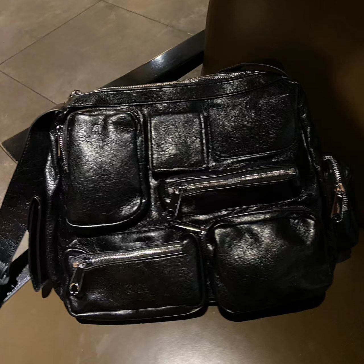 Dark Motorcycle Style Large-Capacity Shoulder Man 2025 Fashion Tote Casual Multi-Pocket Zipper Design Crossbody Bag PU BagVoyage