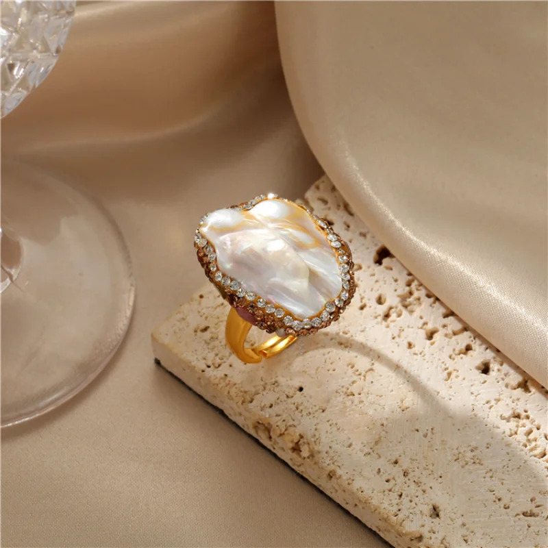Vintage Elegant Baroque Freshwater Pearl Ring Female Simulation Gemstone Turquoise Crystal Ring Gold Plated 241113