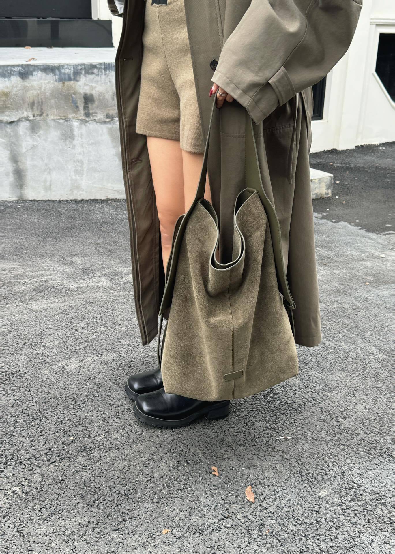 Hot Sale Winter Stylish Large Capacity Commuter Tote Ear Hanging Strap Suede Leather Women Shoulder Bag Wine Red Coffee Handbag Suede BagVoyage