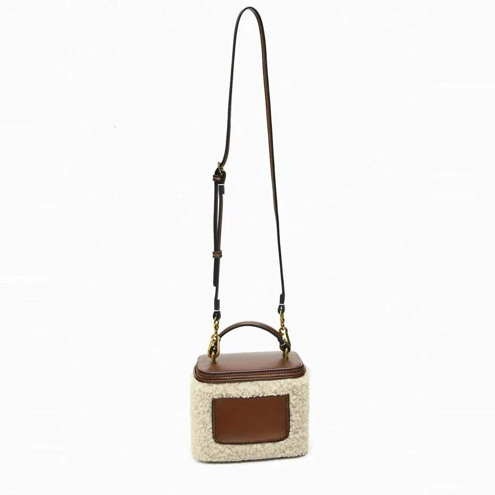 er Lambswool Handbag Warm Plush Women Shoulder Bag Chains Faux Fur Bags for Women Winter Coins Crossbody Bag Ladies 241114