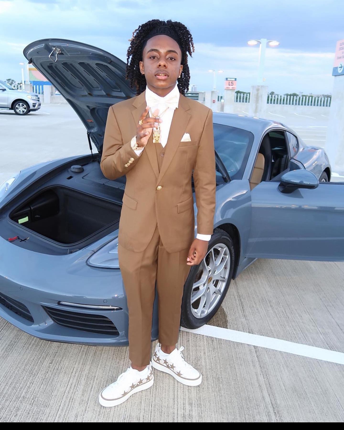 Brown Mens Light Suit Peaked Lapel Wedding Tuxedos Three Pieces Groom Wear One Button Prom Evening Blazers With Vest Jackets And Pants