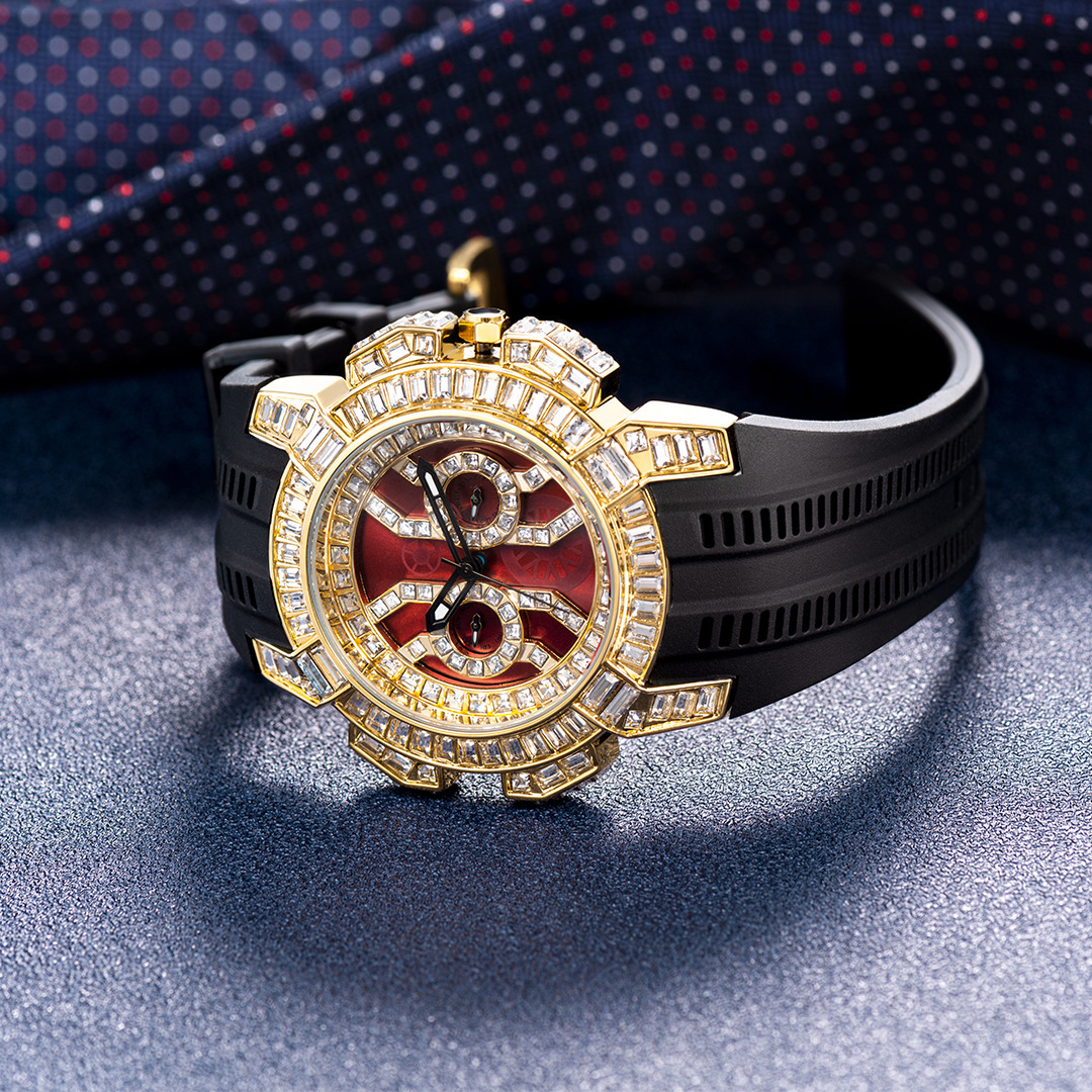 Men and women senior sense of Europe and the United States fashion personality full of diamonds large dial tape quartz watch thickness 12mm dial diame