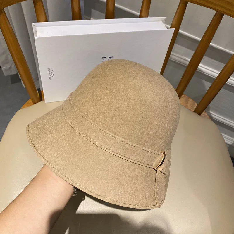 Japanese Simple Art Small Edge Fishermans Hat Womens Autumn and Winter Casual Woolen Base Hat Holiday Styling English felt 241114