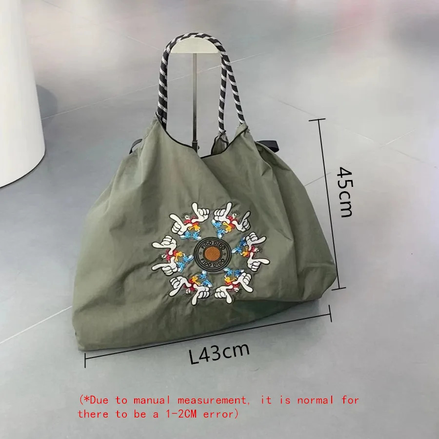 Womens casual and fashionable large capacity crossbody bag 241111