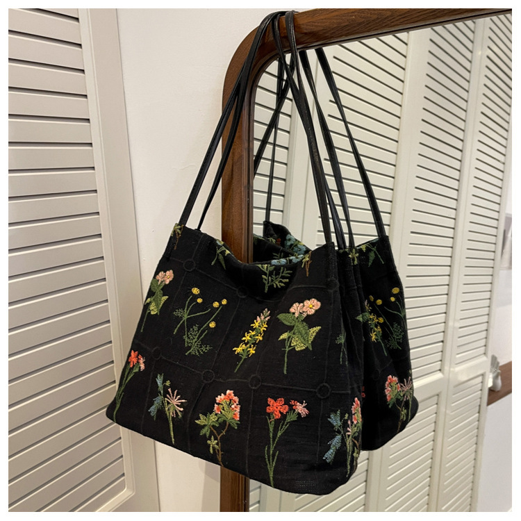 Large-capacity Embroidered Tote Bag Women Summer Trendy Cloth Bag Niche Embroidery Shoulder Bag Texture Bucket Bag Canvas Bag