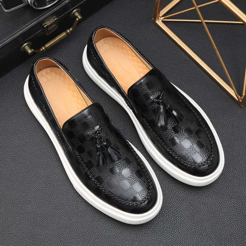 Fi Mens Casual Shoes Embossed Leather Men Classic British Style Tassels Loafers Mens SlipOn Outdoor Driving FlatsXJ250827