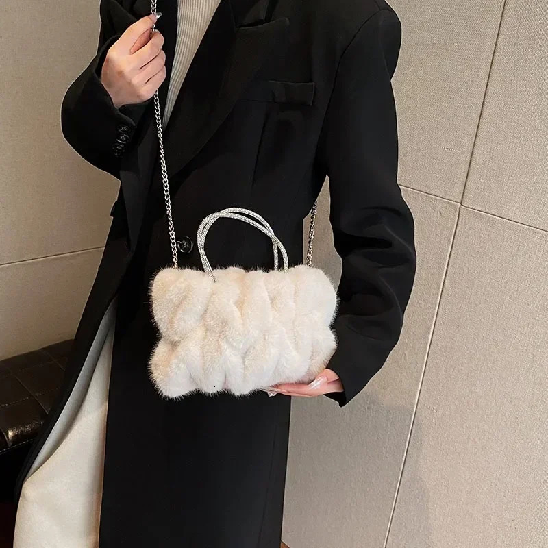 Cute Velvet Hasp Plush Top-Handle Bags Winter Fluffy Womens Shoulder Bags Solid Color Chain Soft Crossbody Bag Handbag 241114