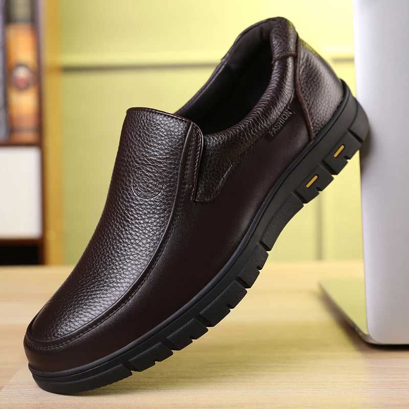 High Quality Leather Men Casual Shoes Italian Luxury Brand Mens Loafers Breathable Formal Mens Dress Shoes Slip- Driving Shoes XJ250614
