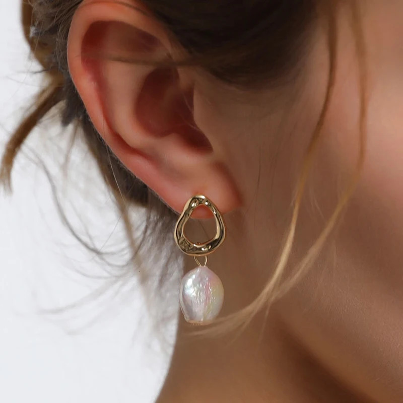 S925 silver natural freshwater pearl drop earrings suitable for womens elegance 18K gold irregular Baroque pearl wedding jewelry gift241114