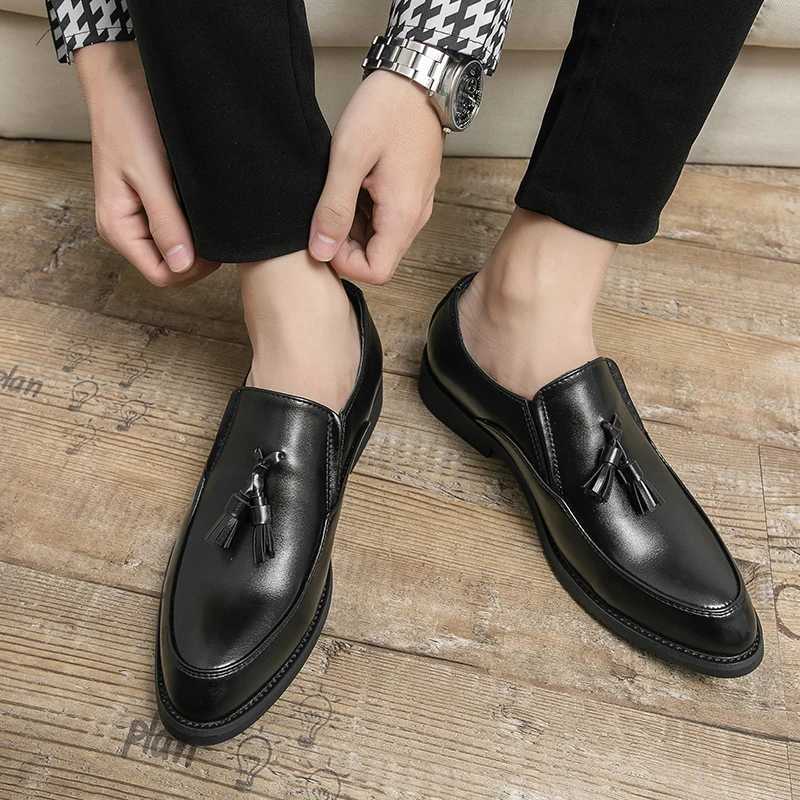 New pointed tassel loafers mens British high-end fi leather shoes casual business loafers a slip- big size 46XJ250118