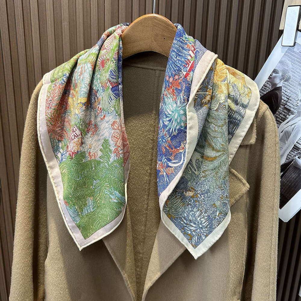 Winter New Trcal Rainforest Fubao Double sided Silk Wool for Women's High end Feeg Cashmere 70cm Small Square Scarf