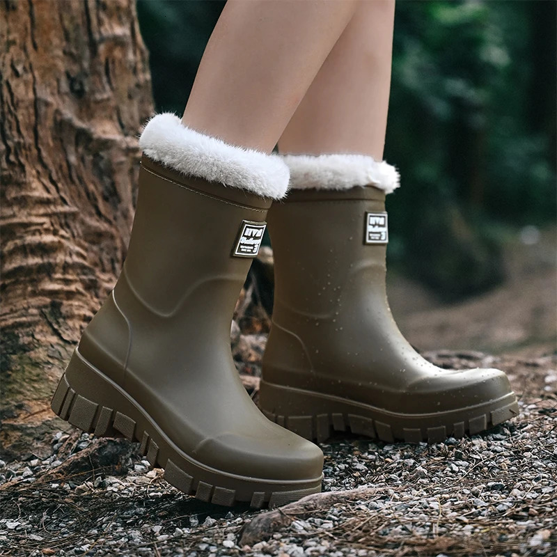 Outdoor Fashion Mid-calf Womens Non-slip Rain Boots Four Seasons Fashion Waterproof Non-slip Kitchen Work Rain Boots 241114