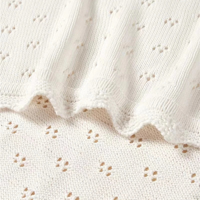 Knitted baby blankets born shower gifts cotton swaddle packaging blankets nap covers baby bed bedding lace pick-up holes 241113
