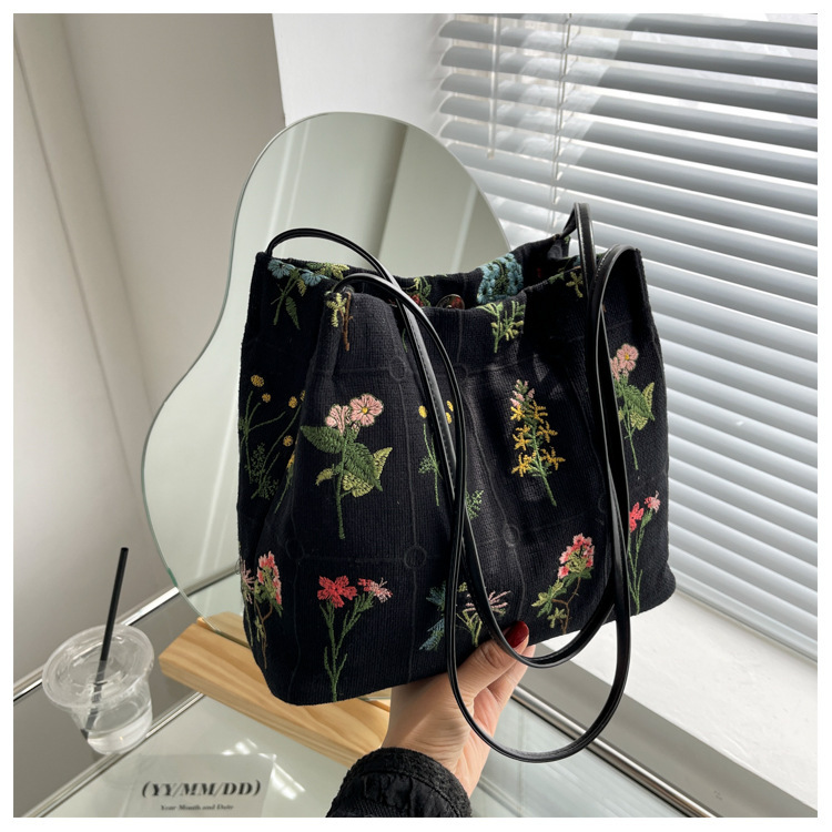 Large-capacity Embroidered Tote Bag Women Summer Trendy Cloth Bag Niche Embroidery Shoulder Bag Texture Bucket Bag Canvas Bag