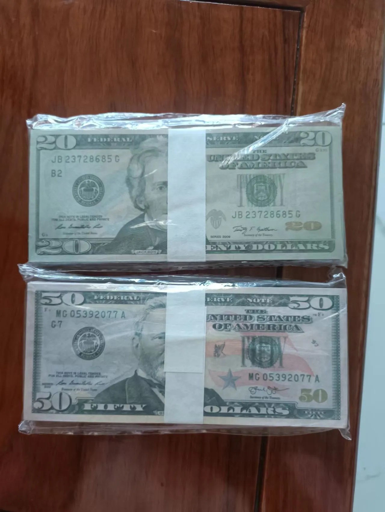 prop money, spray gun currency, halloween decorations, holiday party supplies, counterfeit currency, movie prop money, birthday party toys 2c2