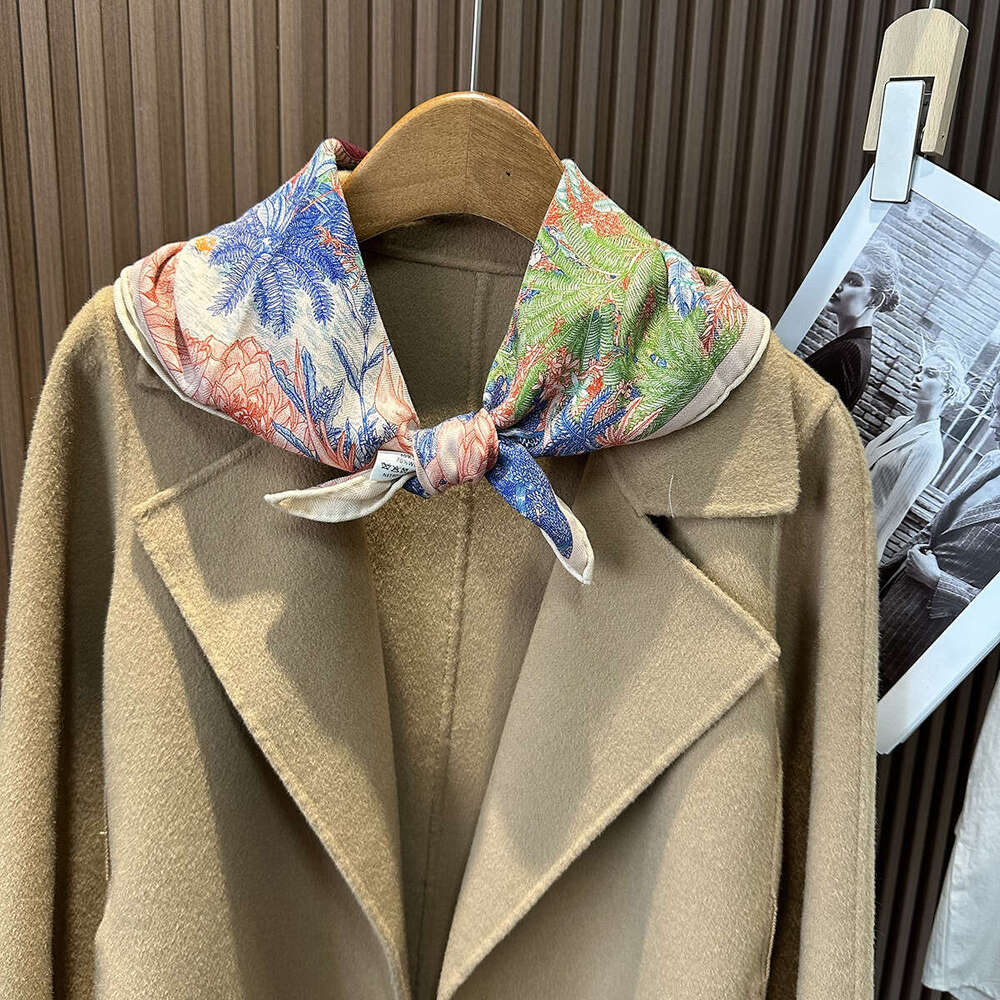 Winter New Trcal Rainforest Fubao Double sided Silk Wool for Women's High end Feeg Cashmere 70cm Small Square Scarf