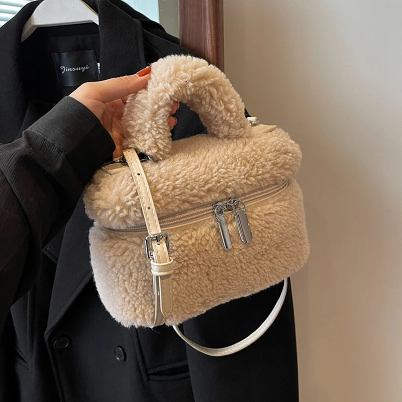Lamb Wool Handbag For Women Autumn Winter Solid Color Soft Plush Small Square Bag Simple Versatile One Shoulder Crossbody Bags 241114