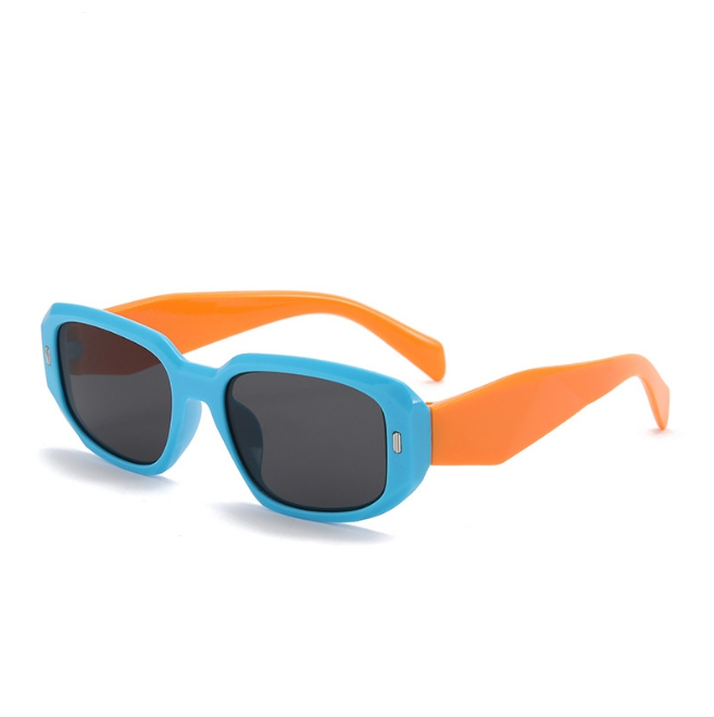 Children Cute Vintage Frosted Outdoor Girls Boys Sweet Protection Classic Kids Sunglasses Z260305