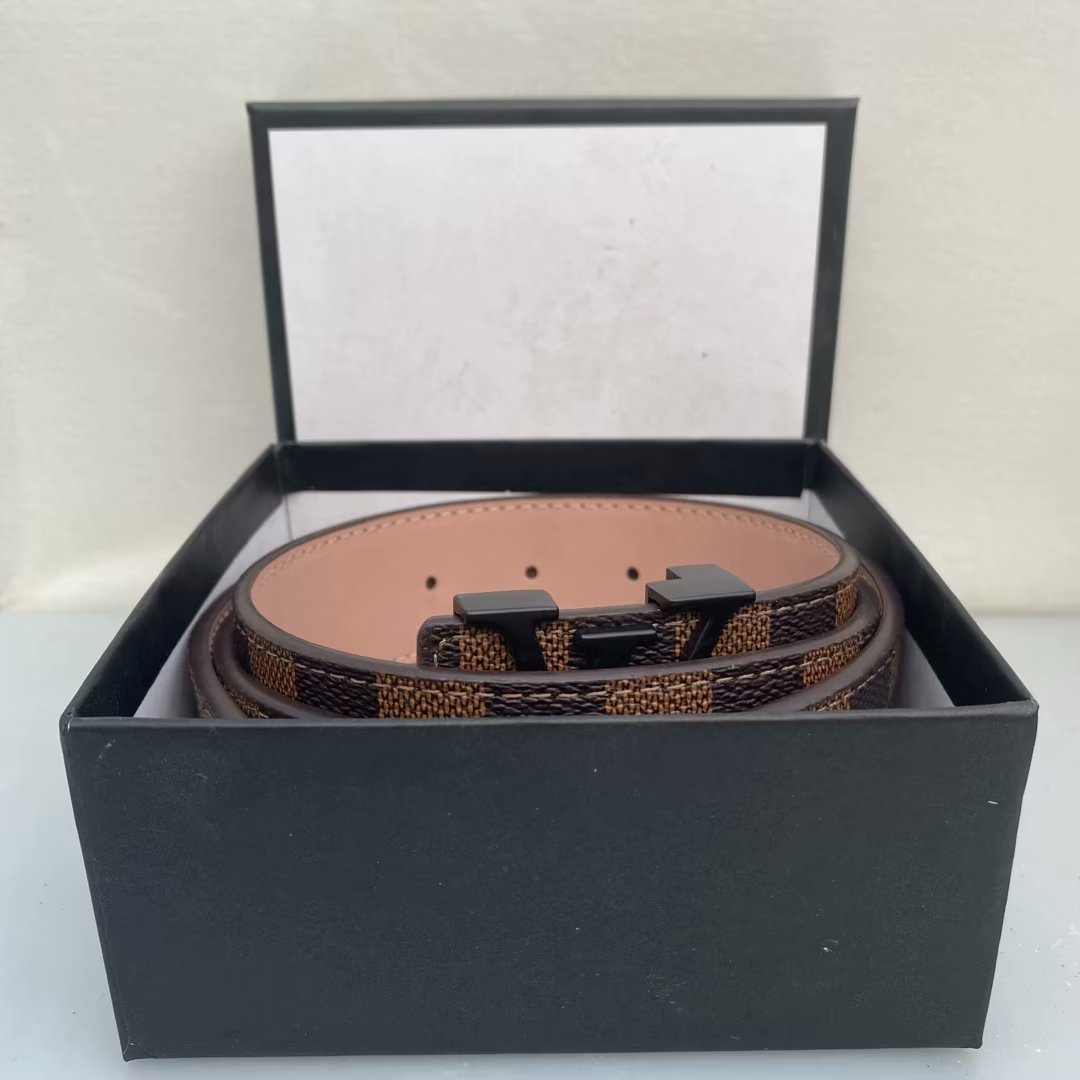 2024 V belts mens Desinger belt Leather Fashion Womens Accessories Luxury Letter Waistband Big Gold Buckle High Quality Casual Business strap