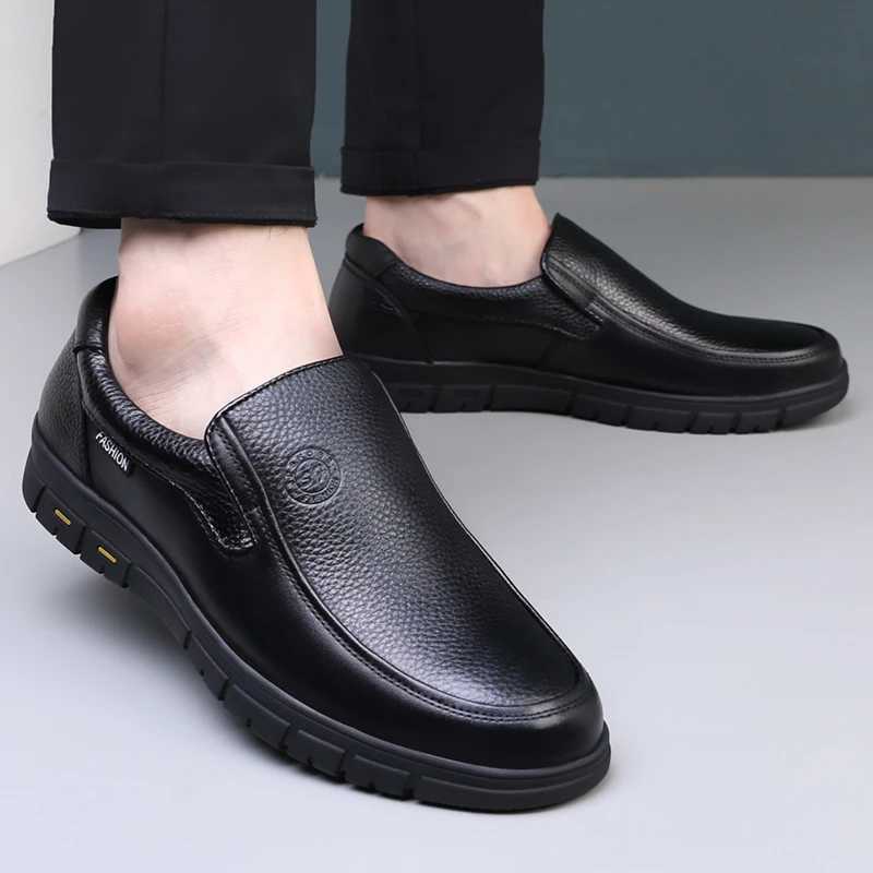 High Quality Leather Men Casual Shoes Italian Luxury Brand Mens Loafers Breathable Formal Mens Dress Shoes Slip- Driving Shoes XJ250614