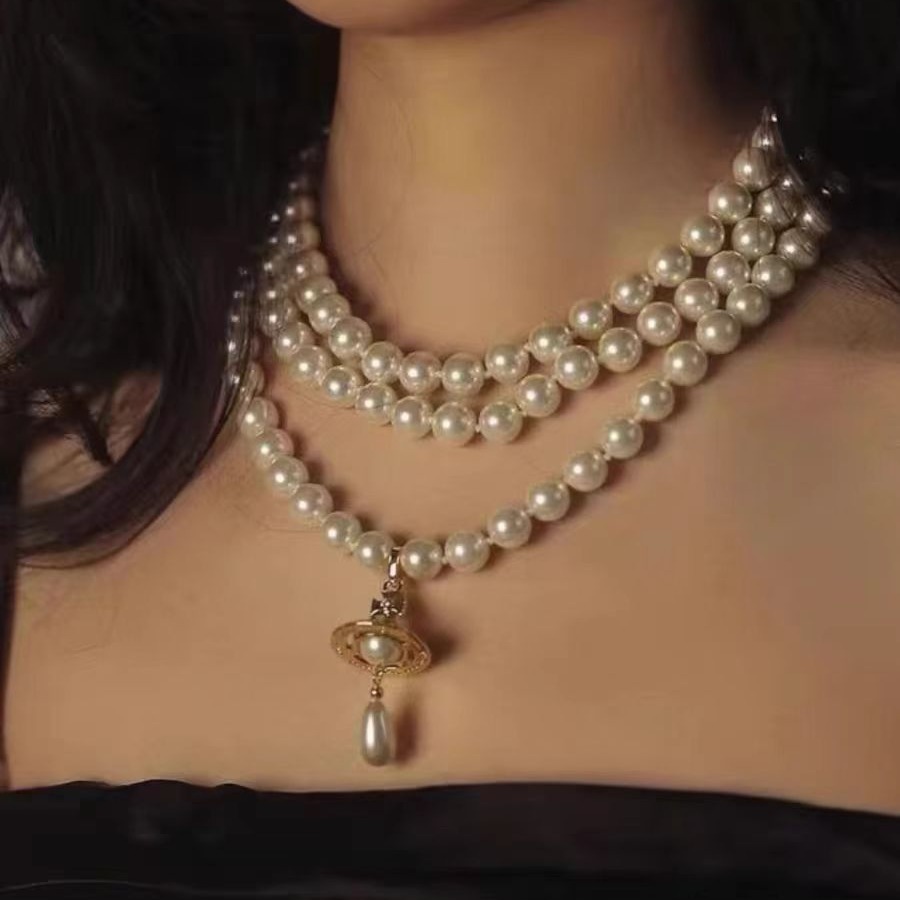 Designer Vivienmes Westwood New Version of Empress Dowager Xis Threelayer Pearl Necklace Engraved with Classic Saturn Water Droplets Single Layer Collarbone Chai