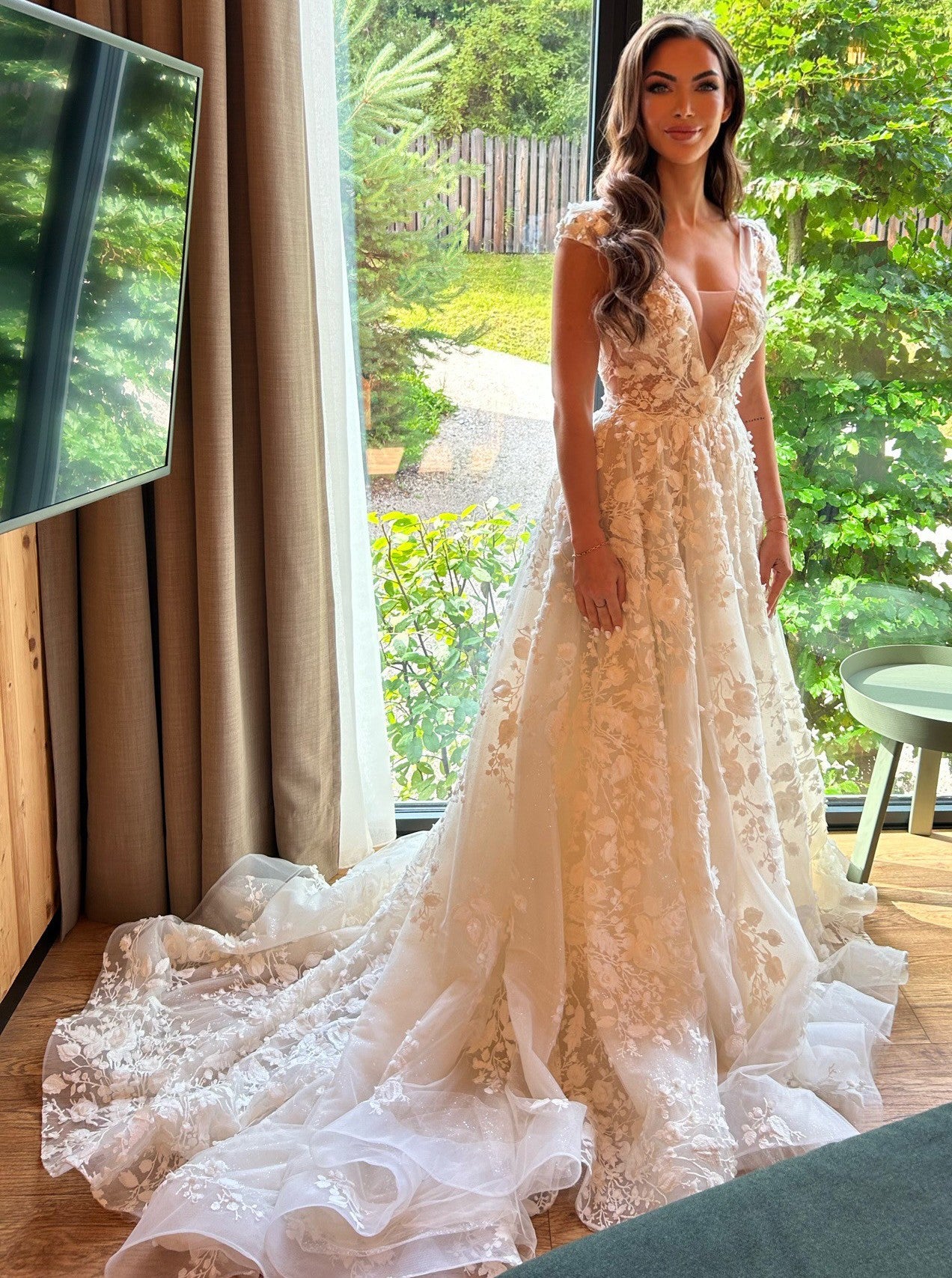 Elegant Lace Wedding Dress Vestido de Novia 2024 Sleevesless Scoop Neck Bridal Gowns Floor Length Customize Robe De Mariee 01