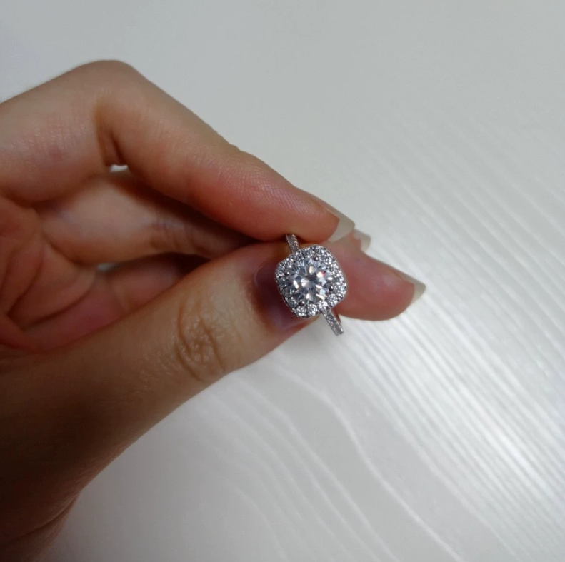1CT Moissanite Diamond Luxury Jewelry Wedding Rings Real 925 Sterling Silver Round Cut White Gemstones Party Eternity Women Bridal Ring For Lover Gift