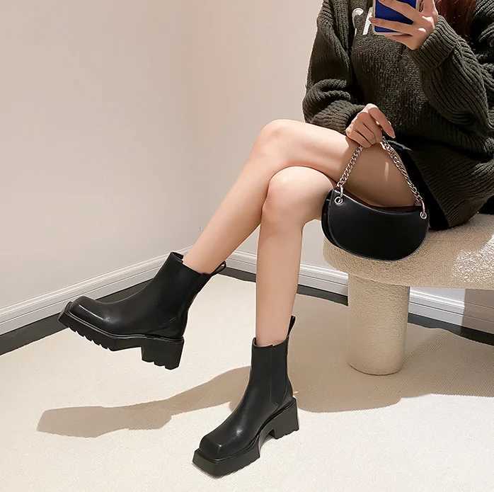Authentic leather tattooed nude boots new thick high heels square toe high heels short boots designer Fi tattooed boots M241113
