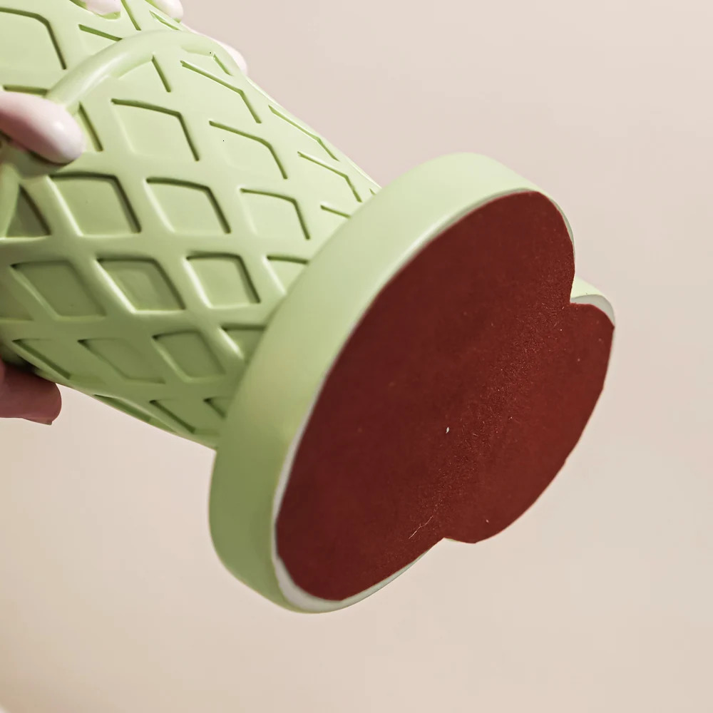 ARTLOVIN Ice Cream Cat Sculpture Resin Figurines For Bookcase Shelf Modern Home Room Decor Creative Animal Figures Gift 240409