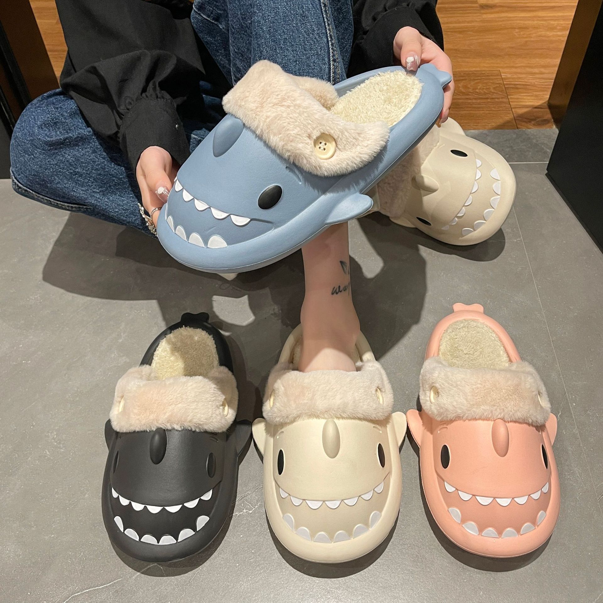 2024 new free shipping designer for mens womens childrens black white pink blue shark Outdoor or household slippers