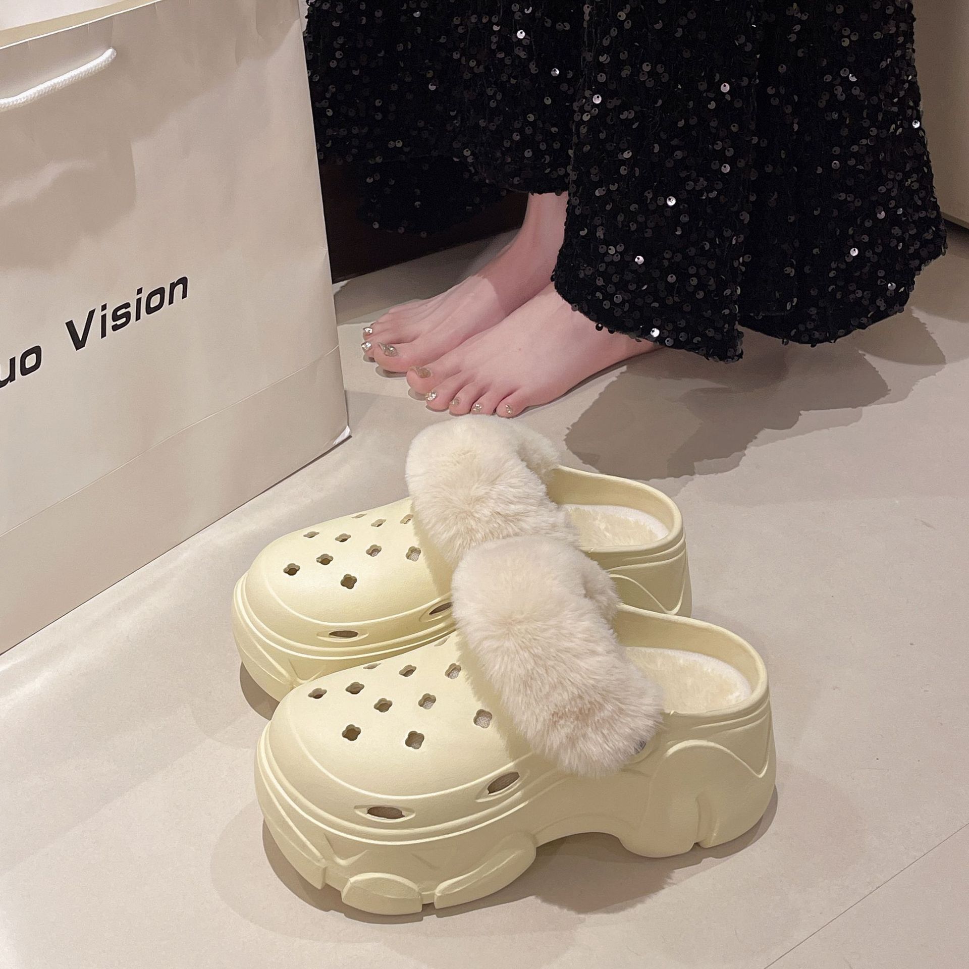 2024 free shipping designer flat sandals for women soft heighten warm slides slippers winter rubber non-slip house shoes sliders slide