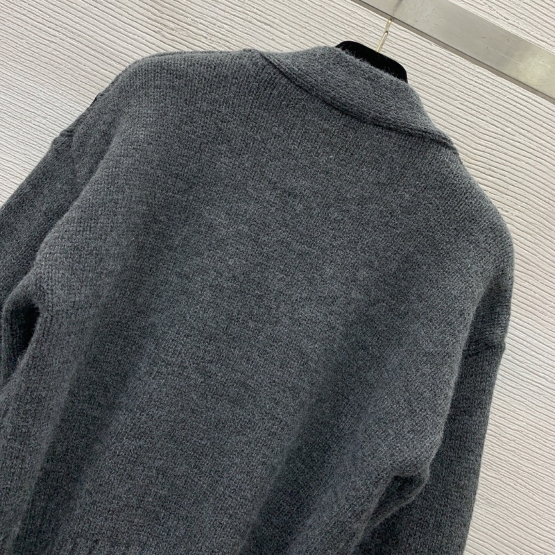 Autumn and winter thick gray sweater cardigan wool sweater womens short jacket 241113