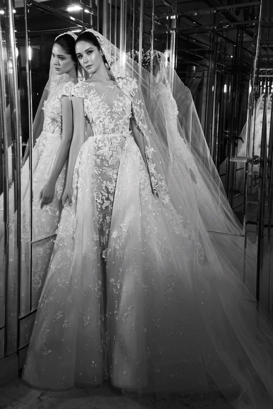 Luxury Crystals Wedding Dresses with Detachable Train Pearls Lace Applique Beaded Bridal Gowns High Neck Modern Robes De Mariee Vestidos 01