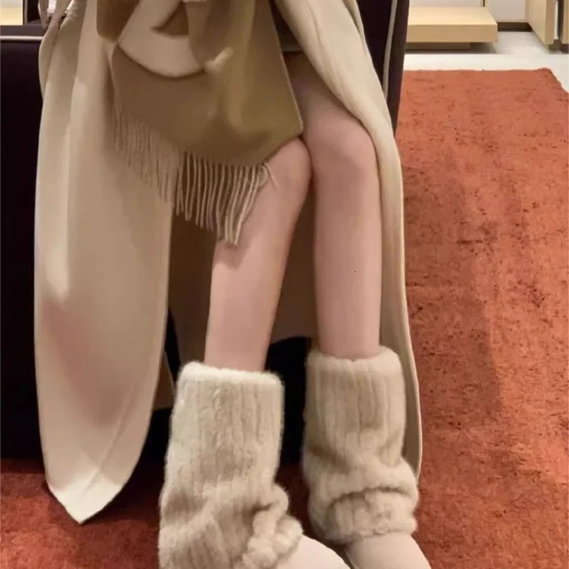platform cold winter snow boots fashionable long haired small leg boots wedge-shaped womens shoes comfortable and warm winter boots 241113