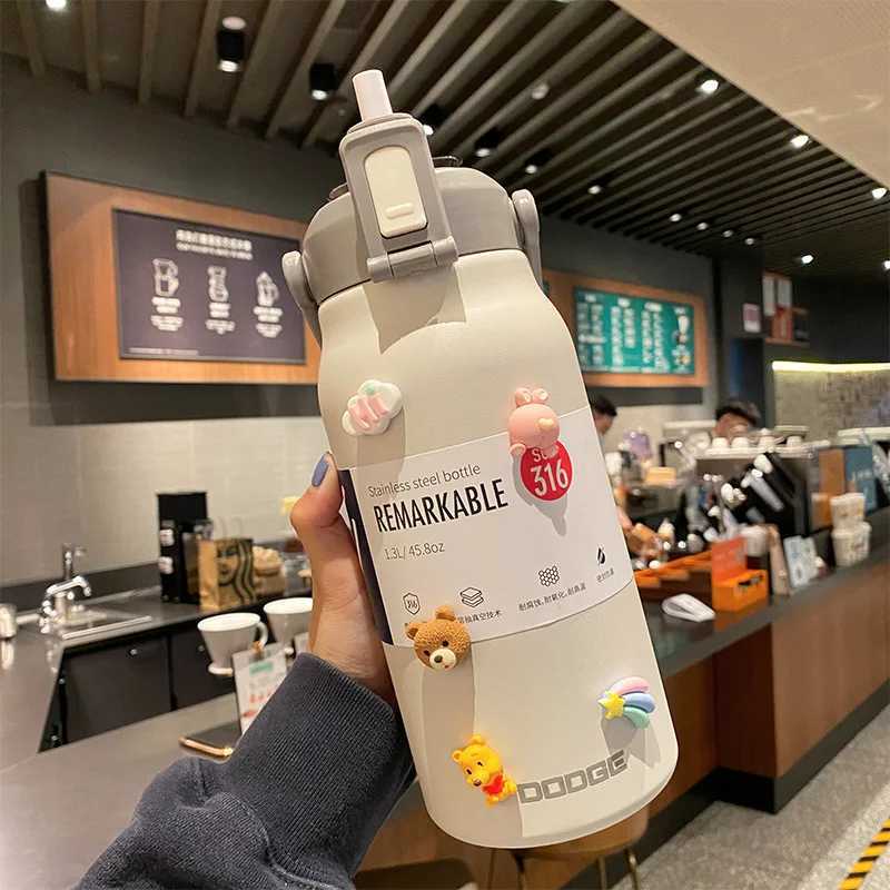 Large capacity crazy cup with high aesthetic value portable big belly cup with straw 1.7L student travel water bottle Y241114