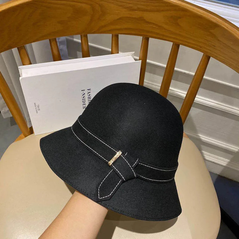 Japanese Simple Art Small Edge Fishermans Hat Womens Autumn and Winter Casual Woolen Base Hat Holiday Styling English felt 241114