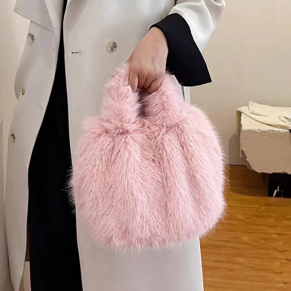Fluffy Faux Fur Bags for Women Winter Soft Plush Handbags Half Moon Shoulder Bag Winter Warm Ruched Purses Tote Clutch 241114