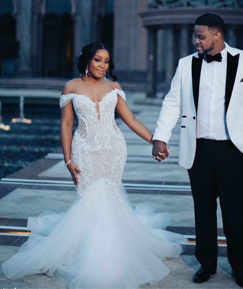 Africa Dubai White Floral Appliques Fish Bridal Gowns Plus Size Sheer Nude Tulle Long Sleeves Satin Mermaid Wedding Dresses Plus Size 01