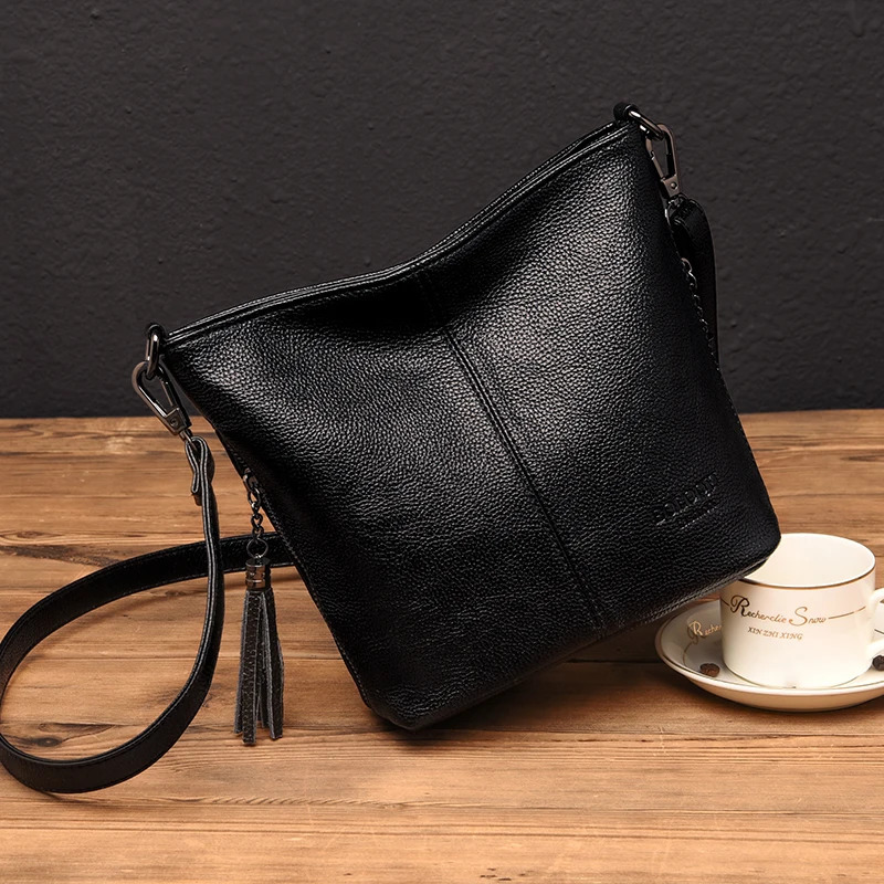 High quality soft leather wallet fashionable womens shoulder messenger bag trend tassel bag womens handbag Sac 241113