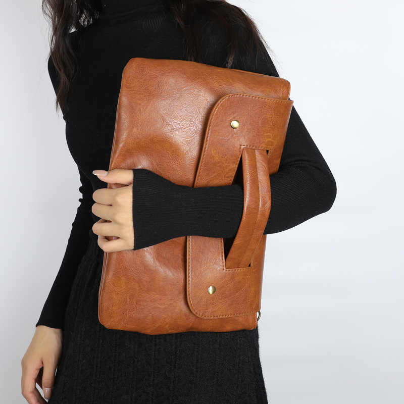 Designer's new large capacity handbag, dinner envelope women's bag, simple and fashionable single shoulder crossbody bag