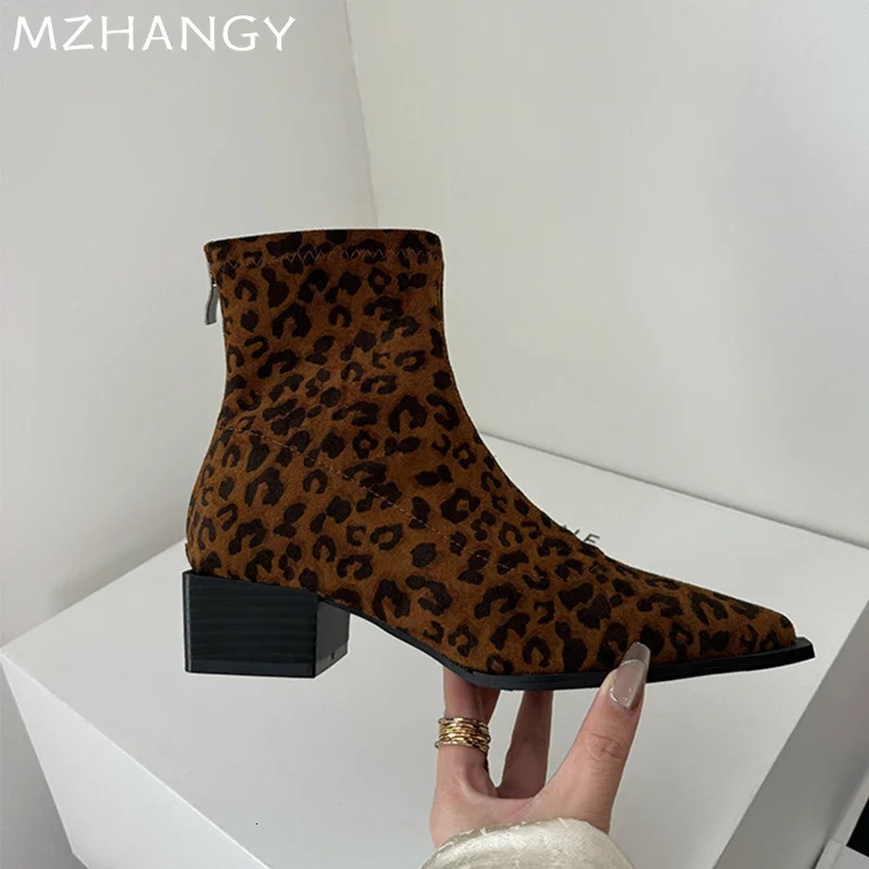 Womens leopard ankle boots toe suede mid boots womens 2024 trend short and chubby Chelsea boots pump Snow Mujer Bottas 241113