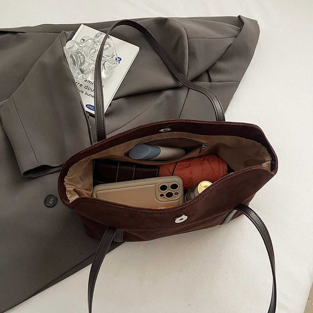 New Suede Shoder Bag for Wen Hobo Purse Solid Color Faux Suede Handbag With Inner Pocket Sahel Bag for Work Shopping Z250514