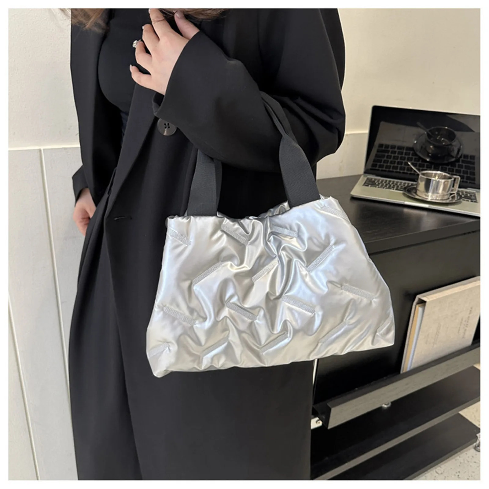 ISKYBOB Fashion Women Padded Handbag Shoulder Bag Winter Female Pillow Large Capacity Tote Quilted Hobo Bag Quilted Bag 241114