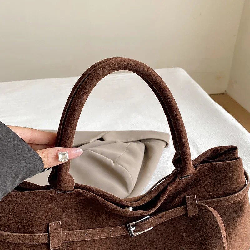 PU Buckle Versatile Large Capacity Belt Decorative Tote Bag Matte Retro Niche Handbag Commuting Leisure Womens Bag 241114