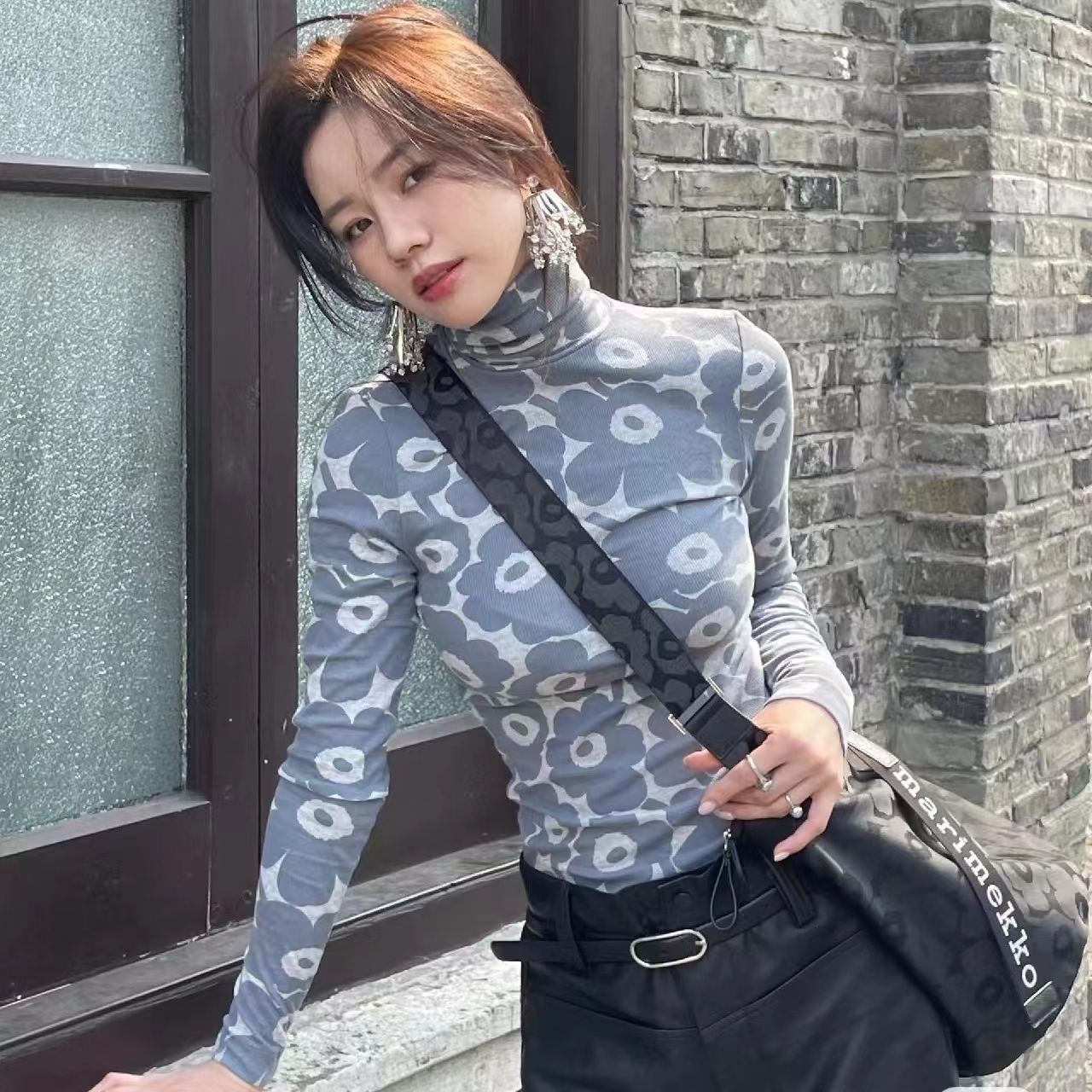 Nordic Niche M Unisex Waterproof Nylon Light Commuter Shoulder Messenger Bucket Bag Gender Neutral BagVoyage