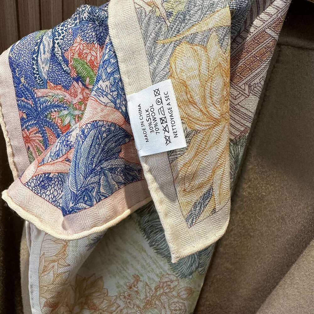 Winter New Trcal Rainforest Fubao Double sided Silk Wool for Women's High end Feeg Cashmere 70cm Small Square Scarf
