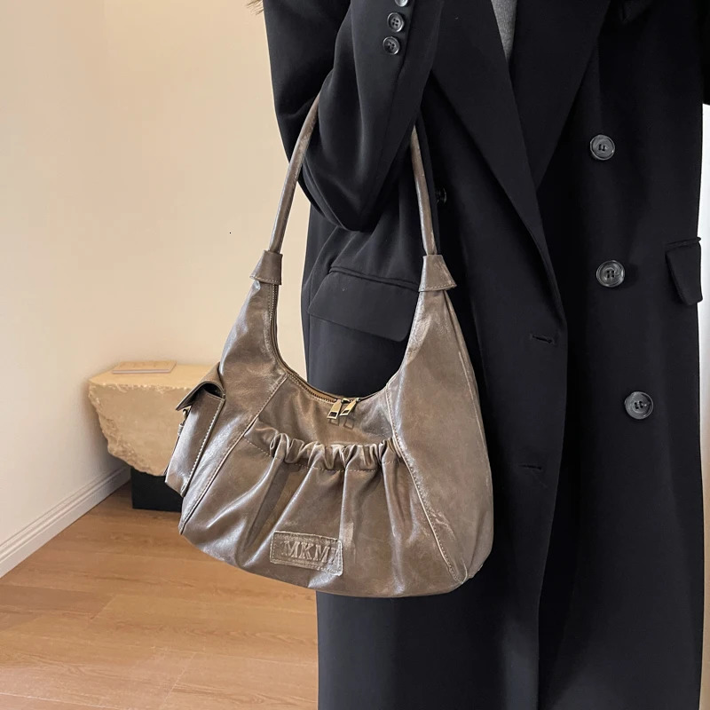 LEFTSIDE Retro Leather Shoulder Bags for Women Winter Vintage Underarm Bag Handbags and Purses Latest Fashion Hand Bag 241114