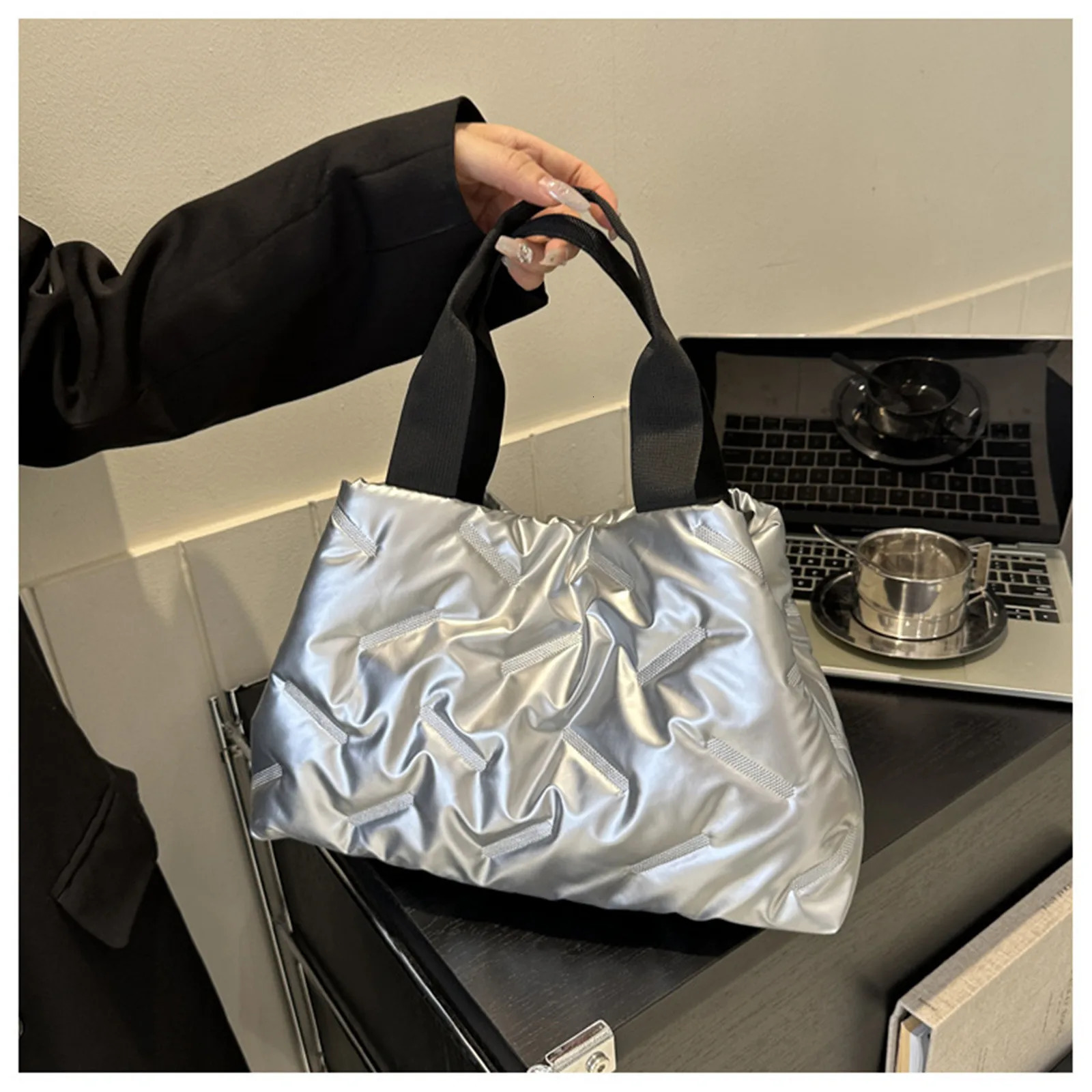 ISKYBOB Fashion Women Padded Handbag Shoulder Bag Winter Female Pillow Large Capacity Tote Quilted Hobo Bag Quilted Bag 241114